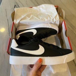 NEW Nike Court Royale AC
